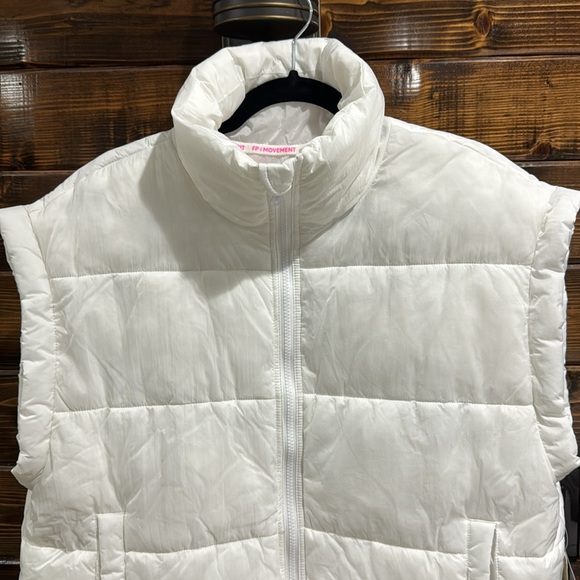 FPMovement Puffer Vest - Picture 2 of 12